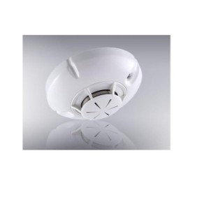 Optical smoke detector with self-compensation of the opticchambercontamination with lock fd8030