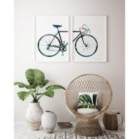 Set 2 tablouri decorative bicicleta 
material : rama din plastic grosime 2 cm tablou printat